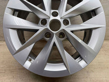 Laden Sie das Bild in den Galerie-Viewer, 1x Alufelge 17 Zoll 5x112 5E3601025 Skoda Octavia Rim Wheel FEL4416644777vw