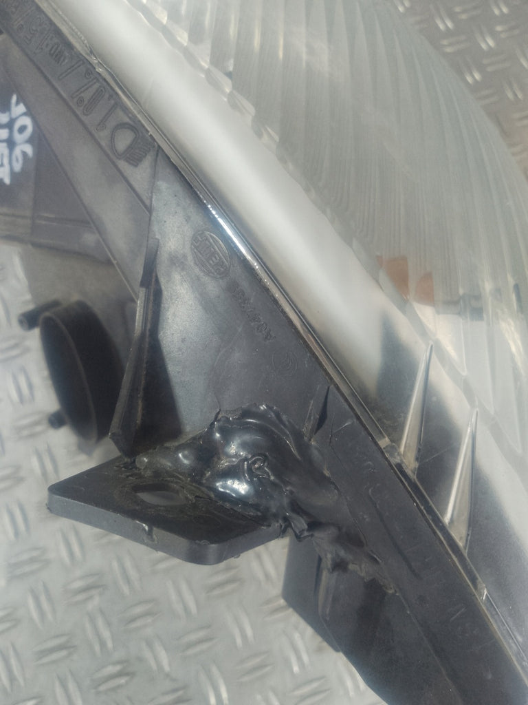 Frontscheinwerfer Mercedes-Benz Sprinter 906 9068202461 Rechts Headlight