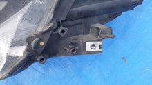 Laden Sie das Bild in den Galerie-Viewer, Frontscheinwerfer Alfa Romeo Giulietta 52-001614444-00466129999 LED Links SCH5579389312gk