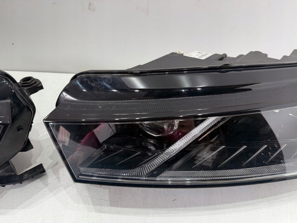 Frontscheinwerfer Skoda Octavia IV 5E4941015A 5E4941016A Ein Satz Headlight SCH3364774562bh