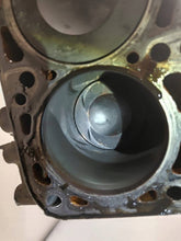 Laden Sie das Bild in den Galerie-Viewer, Motorblock VW BWA 2.0 TFSI 200PS 147kW Unkomplett MOT7393724964sj