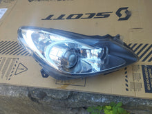 Laden Sie das Bild in den Galerie-Viewer, Frontscheinwerfer Opel Corsa D 13186386 Rechts Scheinwerfer Headlight SCH1723304586zs
