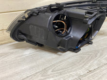 Laden Sie das Bild in den Galerie-Viewer, Frontscheinwerfer BMW E60 E61 Xenon Rechts Scheinwerfer Headlight