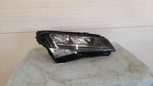Laden Sie das Bild in den Galerie-Viewer, Frontscheinwerfer Skoda Superb III 3V1941016C Full LED Rechts Headlight