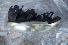 Load image into Gallery viewer, Frontscheinwerfer Mazda Tribute Ein Stück (Rechts oder Links) Headlight