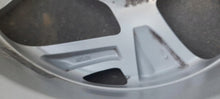 Load image into Gallery viewer, 1x Alufelge 15 Zoll 6.0&quot; 4x100 48ET Glanz Silber 52910-K7100 Hyundai Rim Wheel