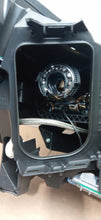 Laden Sie das Bild in den Galerie-Viewer, Frontscheinwerfer Peugeot Expert 1616143780 Xenon Ein Stück (Rechts oder Links) SCH7528413831or