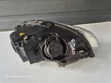 Laden Sie das Bild in den Galerie-Viewer, Frontscheinwerfer Audi A4 B7 8E0941003 Xenon Ein Stück (Rechts oder Links)