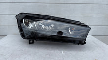 Load image into Gallery viewer, Frontscheinwerfer Skoda Enyaq 5LB941016 Full LED Rechts Scheinwerfer Headlight
