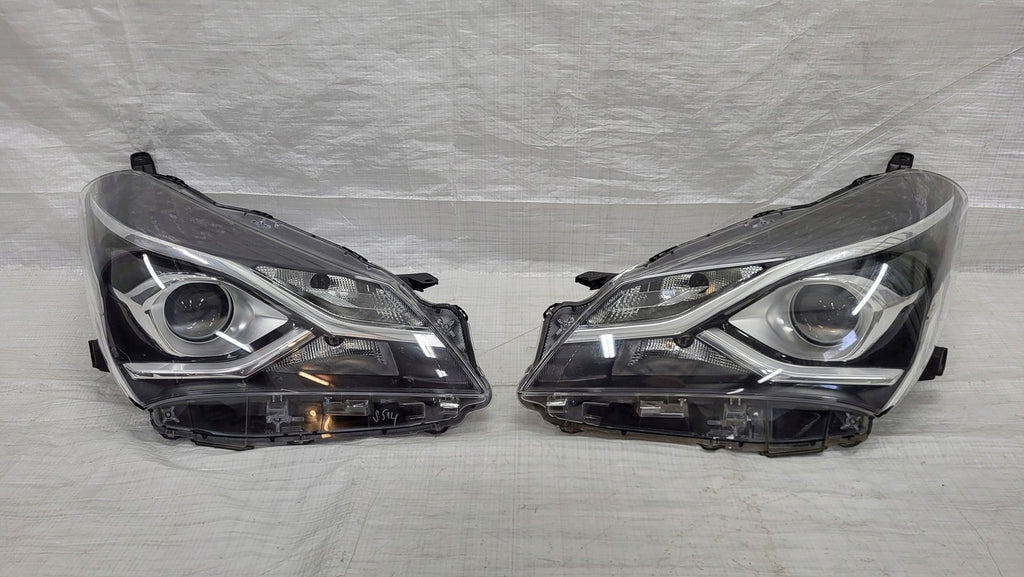 Frontscheinwerfer Toyota Yaris Rechts Scheinwerfer Headlight