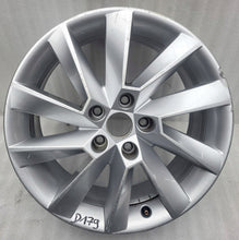 Laden Sie das Bild in den Galerie-Viewer, 1x Alufelge 17 Zoll 7.0&quot; 5x112 40ET 3V0601025C Skoda Superb Iii Rim Wheel