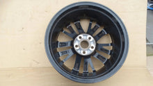 Laden Sie das Bild in den Galerie-Viewer, 1x Alufelge 17 Zoll &quot; HL810411GY02 Toyota Avensis Rim Wheel