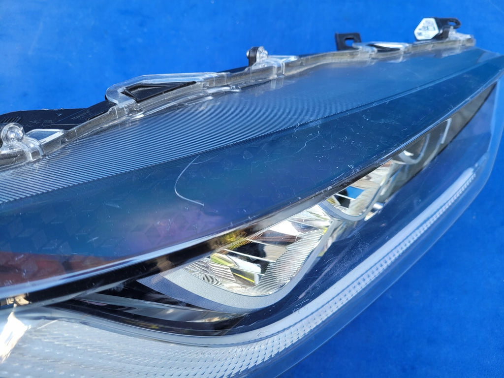 Frontscheinwerfer Toyota Yaris LED Rechts Scheinwerfer Headlight