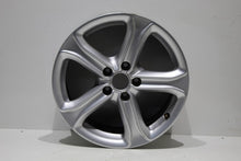 Laden Sie das Bild in den Galerie-Viewer, 1x Alufelge 17 Zoll 7.5&quot; 5x112 45ET Glanz Silber 8K0601025BK Audi A4 B8