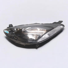 Laden Sie das Bild in den Galerie-Viewer, Frontscheinwerfer Mazda II Links Scheinwerfer Headlight