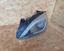 Laden Sie das Bild in den Galerie-Viewer, Frontscheinwerfer Mercedes-Benz W246 A2468207161 Xenon Links Headlight SCH2580841513mv