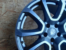 Laden Sie das Bild in den Galerie-Viewer, 1x Alufelge 19 Zoll 8.5" 5x114.3 670044699 Maserati Levante Rim Wheel FEL3578437418nw