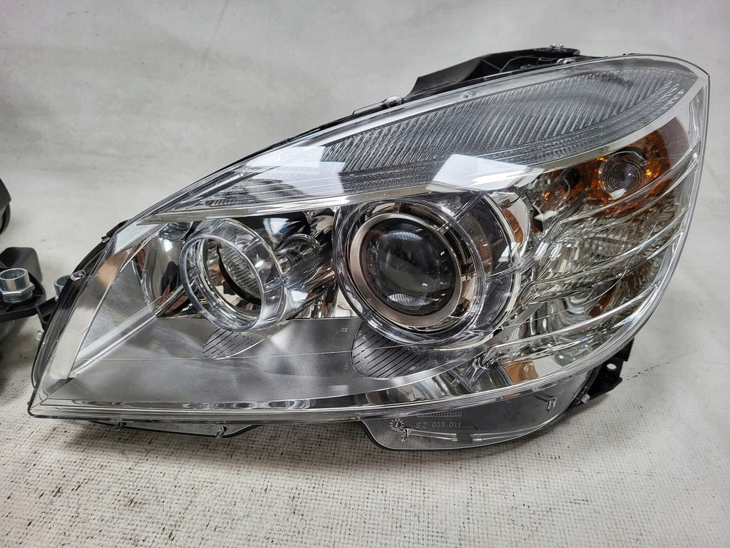 Frontscheinwerfer Mercedes-Benz W204 A2048202961 A2048200159 Xenon Ein Satz SCH5509218011yg