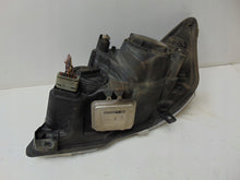 Laden Sie das Bild in den Galerie-Viewer, Frontscheinwerfer Mercedes-Benz Vito W639 A6398202961 Xenon Rechts Headlight