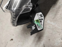 Laden Sie das Bild in den Galerie-Viewer, Frontscheinwerfer Toyota IV Yaris Rechts Scheinwerfer Headlight SCH3248413945rj