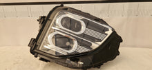 Laden Sie das Bild in den Galerie-Viewer, Frontscheinwerfer Mitsubishi Eclipse Cross MDE1336286R MDE1336288R LED Rechts