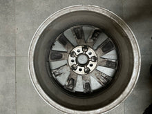 Laden Sie das Bild in den Galerie-Viewer, 1x Alufelge 17 Zoll 6.5&quot; 5x100 40ET 657601025 Skoda Scala Rim Wheel