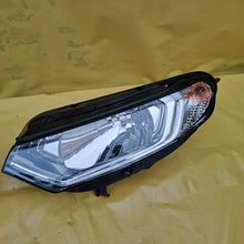 Laden Sie das Bild in den Galerie-Viewer, Frontscheinwerfer Ford Ecosport CN1513W030BH Ein Satz Scheinwerfer Headlight SCH3779065490qs