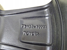 Laden Sie das Bild in den Galerie-Viewer, 1x Alufelge 17 Zoll 6.5&quot; 5x114.3 45ET PW457-10001 Toyota C-Hr Rim Wheel