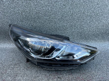 Laden Sie das Bild in den Galerie-Viewer, Frontscheinwerfer Hyundai I30 III 92102G4510 Rechts Scheinwerfer Headlight SCH4151023951qp