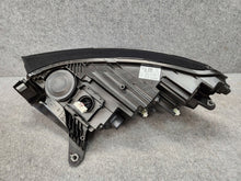 Laden Sie das Bild in den Galerie-Viewer, Frontscheinwerfer Skoda Enyaq IV 5LB941016F LED Rechts Scheinwerfer Headlight SCH8171108114vv