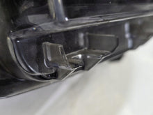 Laden Sie das Bild in den Galerie-Viewer, Frontscheinwerfer Opel Vivaro B 260602711R Ein Stück (Rechts oder Links)