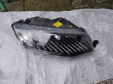 Laden Sie das Bild in den Galerie-Viewer, Frontscheinwerfer Skoda Octavia III 5E1941016B Xenon Rechts Headlight SCH2037192173xo