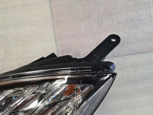 Laden Sie das Bild in den Galerie-Viewer, Frontscheinwerfer Hyundai Ix20 92101-1KXXX Links Scheinwerfer Headlight SCH3821664025ts