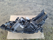 Laden Sie das Bild in den Galerie-Viewer, Frontscheinwerfer Toyota Hilux VIII 81110HY121 1EJ923368040A Full LED Rechts SCH3134650639ce