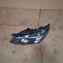 Laden Sie das Bild in den Galerie-Viewer, Frontscheinwerfer Opel Zafira Vivaro C 9847209980 Links Scheinwerfer Headlight SCH4455151839be