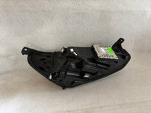 Laden Sie das Bild in den Galerie-Viewer, Frontscheinwerfer Ford Focus JX7B-13E017-CE Full LED Links Headlight SCH7072335727wn