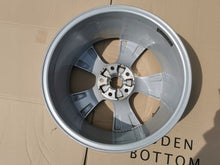 Load image into Gallery viewer, 1x Alufelge 17 Zoll 7.5" 5x112 46ET Glanz Silber 5FA601025C Seat Leon Rim Wheel FEL4623532659ib