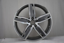 Laden Sie das Bild in den Galerie-Viewer, 1x Alufelge 19 Zoll 8.0" 5x112 49ET Glanz 8V0601025AS Audi Mg Rim Wheel FEL4223136181jc