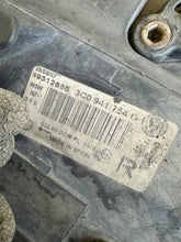 Load image into Gallery viewer, Frontscheinwerfer VW Passat B9312665 Rechts Scheinwerfer Headlight