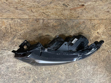 Laden Sie das Bild in den Galerie-Viewer, Frontscheinwerfer Mitsubishi Outlander III ECM921-22A10 8301C8-63 LED Links