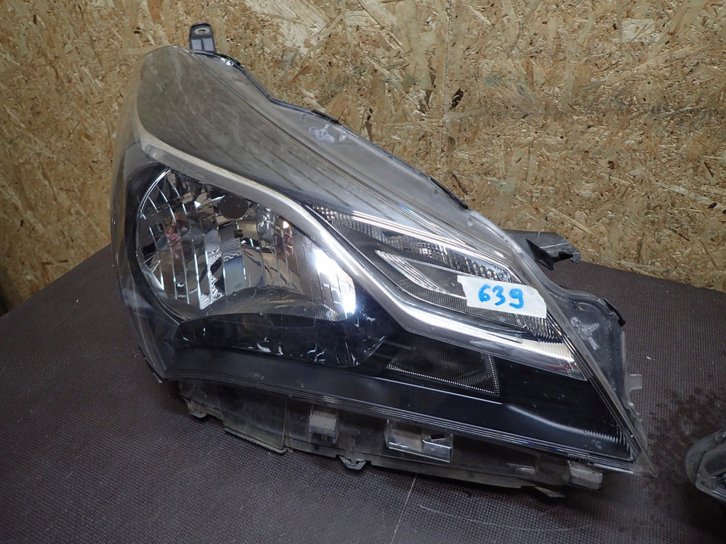 Frontscheinwerfer Toyota Yaris LED Rechts Scheinwerfer Headlight