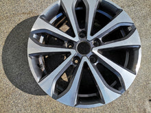 Laden Sie das Bild in den Galerie-Viewer, 1x Alufelge 16 Zoll 6.5&quot; 5x114.3 44ET Glanz Silber 403004651 Renault Megane 1