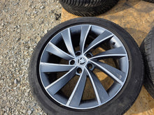 Laden Sie das Bild in den Galerie-Viewer, 1x Alufelge 18 Zoll 8.0" 5x112 44ET Matt 3V0601025AL VW I Rim Wheel FEL5008056702yz