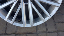 Load image into Gallery viewer, 1x Alufelge 17 Zoll 7.0" 5x112 54ET 5K7601025A VW Golf Rim Wheel FEL1778518592yv