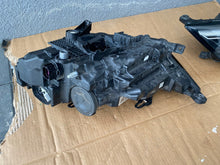Load image into Gallery viewer, Frontscheinwerfer Audi A1 82A941033D Full LED Ein Satz Scheinwerfer Headlight