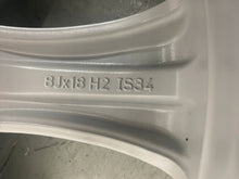 Laden Sie das Bild in den Galerie-Viewer, 1x Alufelge 18 Zoll 8.0&quot; 5x120 34ET Glanz Silber 6796246 BMW F36 F34 F30 F32