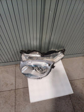 Laden Sie das Bild in den Galerie-Viewer, Frontscheinwerfer Citroën C1 II 90060985 Links Scheinwerfer Headlight SCH8818788516zs
