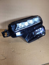 Laden Sie das Bild in den Galerie-Viewer, Frontscheinwerfer Skoda Karoq 57B941009 LED Links Scheinwerfer Headlight SCH4229424397qv