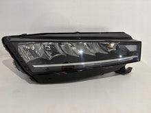Laden Sie das Bild in den Galerie-Viewer, Frontscheinwerfer Skoda Octavia IV 5E4941016 Full LED Rechts Headlight SCH2061942974cm