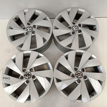 Laden Sie das Bild in den Galerie-Viewer, 4x Alufelge 17 Zoll 6.5" 5x112 46ET 5H0601025B VW Golf VIII Touran I Rim Wheel FEL6464216056pw